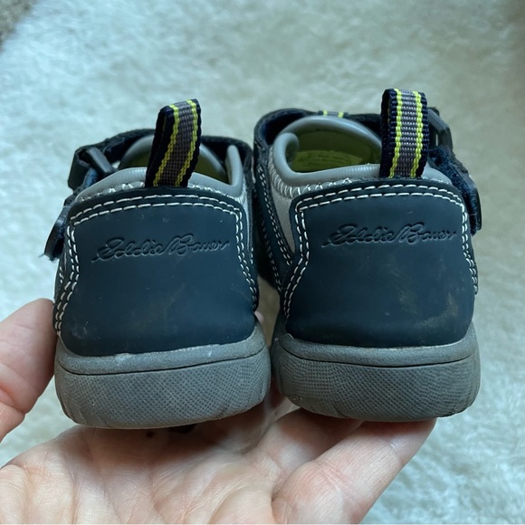 Size 8 Toddler Eddie Bauer Sandal Water Shoes - Picture 4 of 6